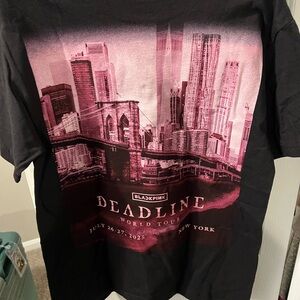 BLACKPINK WORLD TOUR; DEADLINE 
New York exclusive merch